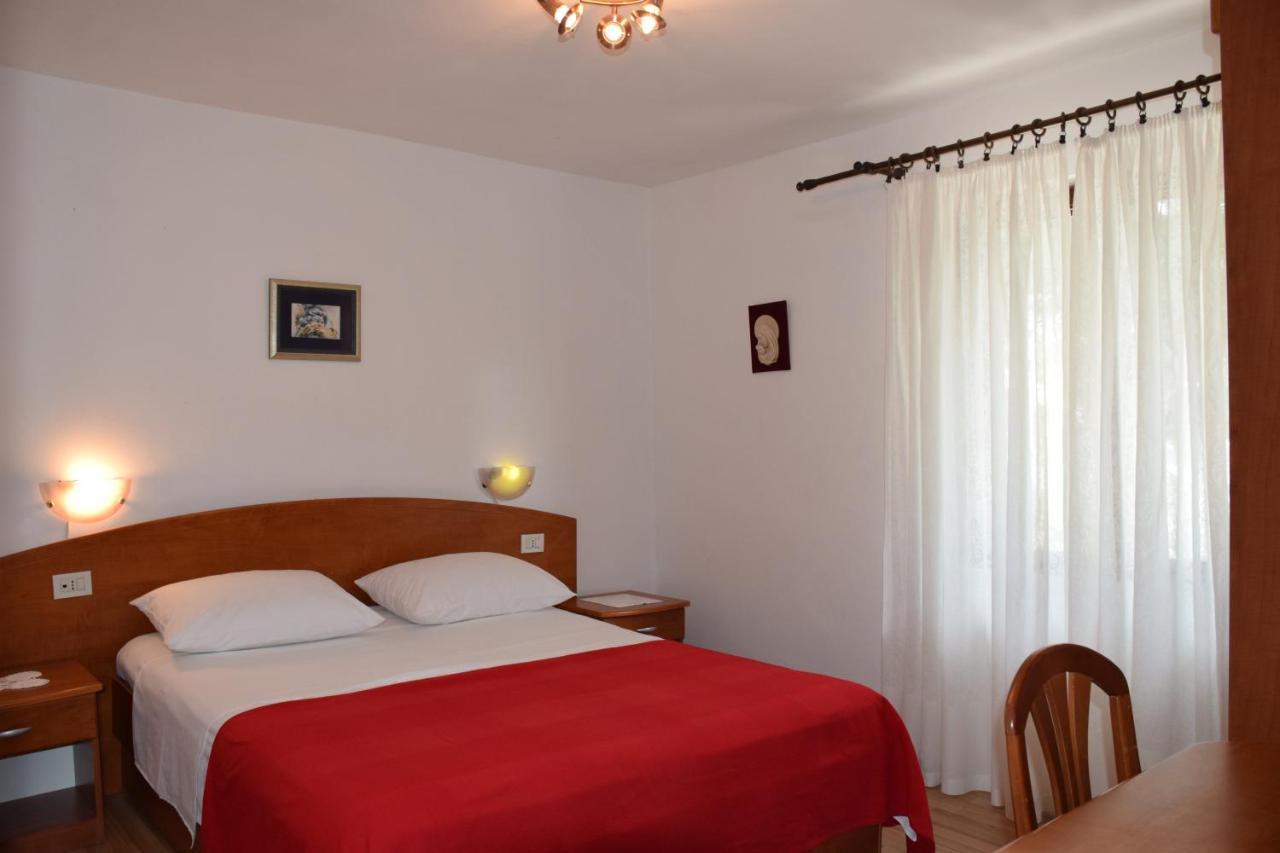 Apartmani Rosina Supetarska Draga Exterior photo